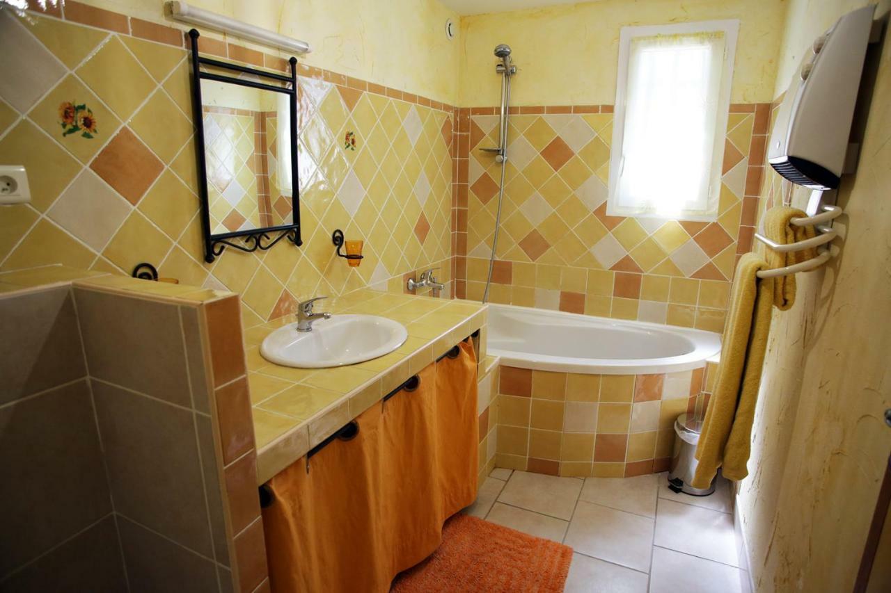 Le Jas Du Gabian Hotel Volonne Luaran gambar